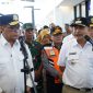 Kunjungan Kerja Menteri Perhubungan Republik Indonesia (Menhub RI) Budi Karya Sumadi didampingi oleh Pj. Bupati Garut Barnas Ajidin di Terminal Guntur, Garut, Jawa Barat, Minggu (04/02/2024).
