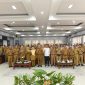 *Caption:*
Pj Gubernur Jawa Barat Bey Machmudin melakukan kunjungan ke Dinas Tanaman Pangan dan Hortikultura (DTPH) Provinsi Jawa Barat di Kota Bandung, Senin (19/2/2024)..(Foto: Angga/Biro Adpim Jabar)