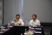 Penjabat (Pj) Bupati Garut, Barnas Adjidin, menghadiri secara virtual pelaksanaan Webinar Nasional dan Lokakarya Dewan Pendidikan Kabupaten Garut di Ballroom Hotel Harmoni, Jalan Cipanas Baru, Kecamatan Tarogong Kaler, Kabupaten Garut, Rabu (28/2/2024).