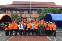 Pelaksanaan Apel Gabungan dalam rangka kesiapsiagaan menghadapi bencana, deklarasi Kecamatan Tangguh Bencana (Kencana)  tingkat Kabupaten Garut Tahun 2024, di Lapang Setda Kabupaten Garut, Jalan Pembangunan, Kecamatan Tarogong Kidul, Kabupaten Garut, Senin (4/3/2024).