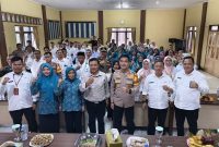 Penjabat Bupati Garut, Barnas Adjidin, memberikan sambutan dalam kunjungannya ke Kecamatan Bungbulang, Kabupaten Garut, Rabu (6/3/2024).