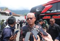 Pelaksanaan  Peresmian 50 KM Jalan Aspal Plastik yang bekerja sama dengan PT Chandra Asri, yang berlokasi di area Simpang Lima, Kecamatan Tarogong Kidul, Kabupaten Garut, Kamis (7/3/2024).
