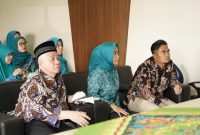 Pelaksanaan Program Bina Wilayah TP PKK di Kecamatan, Desa, dan Kelurahan, berlangsung meriah di Aula Kantor Kecamatan Karangpawitan, Kabupaten Garut, pada Jumat (22/3/2024).