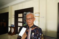 Sekda Kabupaten Garut, Nurdin. Yana memberikan sambutan pada acara Sosialisasi Manfaat Program Jaminan Sosial Ketenagakerjaan pada Pekerja Rentan dan Program 1 ASN 1 Pekerja Rentan kepada Para Camat di Ruang Rapat Setda Kabupaten Garut, Jalan Pembangunan, Kecamatan Tarogong Kidul, Kabupaten Garut, Jum'at (22/3/2024).