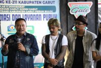 Pj. Bupati turut serta dalam penutupan Bazar UMKM serta Layanan Publik di Terminal Bus Tipe A Guntur Garut, Kecamatan Tarogong Kidul, Kabupaten Garut, pada Minggu (7/5/2024).