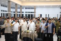 Bupati hadir bersama Forkopimda dan Tokoh Agama Kabupaten Garut, dalam acara Silaturahmi dan Buka Bersama, di Gedung Pendopo Garut, Kecamatan Garut Kota, Kabupaten Garut, Minggu (7/5/2024).