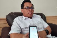 Kepala Dinas PUPR Kabupaten Garut, Agus Ismail, memberikan keterangan di kantornya, Jalan Raya Samarang, Kecamatan Tarogong Kidul, Kabupaten Garut, pada Rabu (17/04/2024).