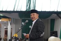 Pj. Bupati Garut, Barnas Adjidin, memberikan sambutan dalam acara Halal Bihalal Ponpes Al-Halim, yang dilaksanakan di Ponpes Al-Halim, Jalan Jati, Kecamatan Tarogong Kaler, Kabupaten Garut, Sabtu (4/5/2024).