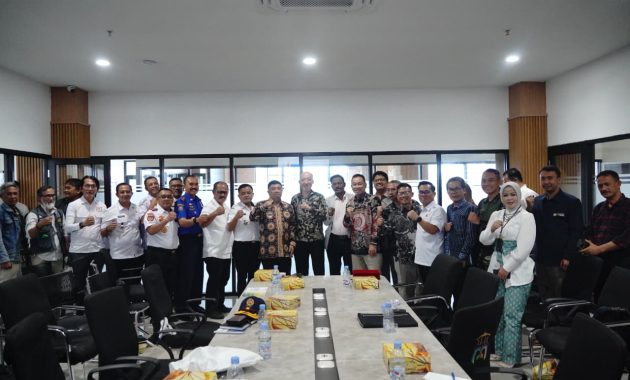 Garut Siap Jadi Tuan Rumah PLTB, Bupati Syakur Sambut Rencana Investasi Energi Angin di Pesisir Selatan