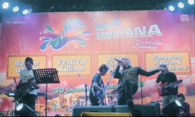 Garut Ramayana Fair Meriah! The Key Band Panaskan Panggung dengan Aksi Enerjik