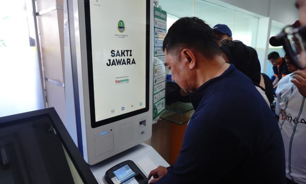 Bupati Garut Apresiasi Inovasi Layanan Publik KiosK Samsat di Bank BJB Cabang Garut