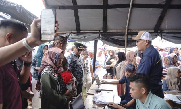 Pelayanan Jemput Bola dan FEDAS Jalan-Jalan Warnai Milad ke-23 Cigedug, Bupati Dorong UMKM Naik Kelas