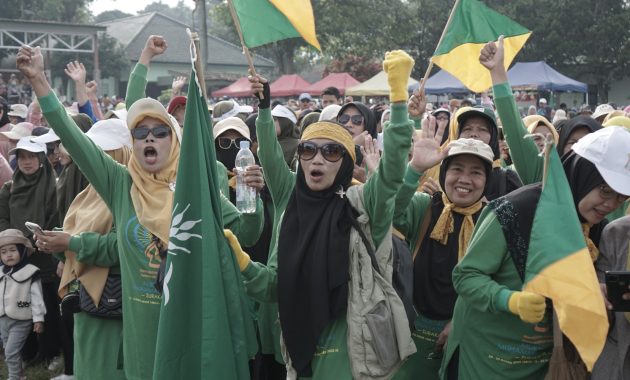 Semarak Milad ke-113 Muhammadiyah, Ribuan Warga Garut Ikuti Jalan Sehat Kebersamaan