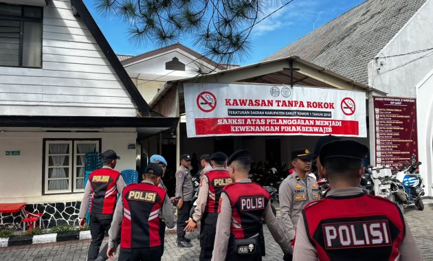 Sat Samapta Polres Garut Perketat Pengamanan Gereja Jelang Natal dan Tahun Baru