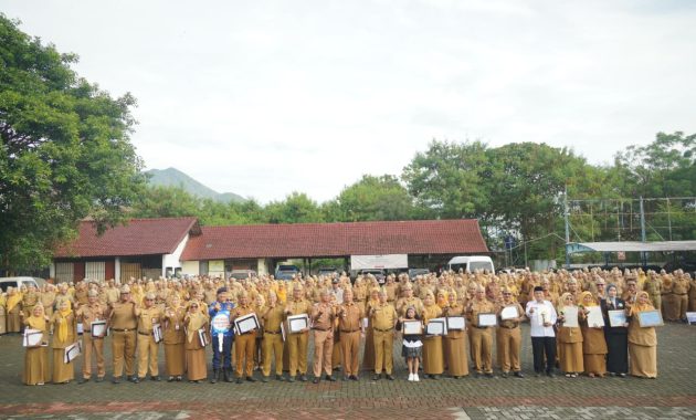 Bupati Garut Apresiasi Sekolah Peduli Lingkungan dan ASN Unggul, Tekankan Penguatan Talenta dan Inovasi Daerah