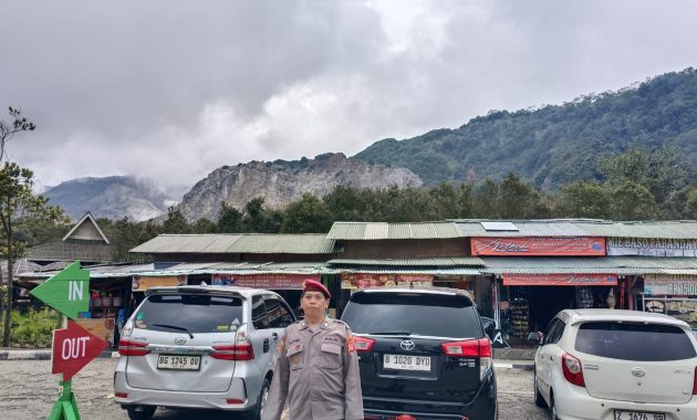 Polsek Cisurupan Perketat Pengamanan di Kawasan Wisata Gunung Papandayan