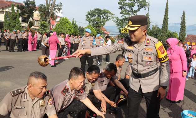 Puluhan Personel Polres Garut Naik Pangkat, Kapolres Tegaskan Amanah dan Peningkatan Kinerja