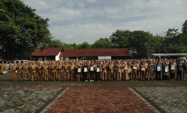 Bupati Garut Tegaskan Penataan Birokrasi ASN Saat Apel Gabungan Awal Tahun 2026