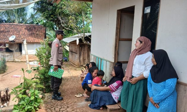 Diduga Arus Pendek Listrik, Rumah Warga di Caringin Dilalap Api