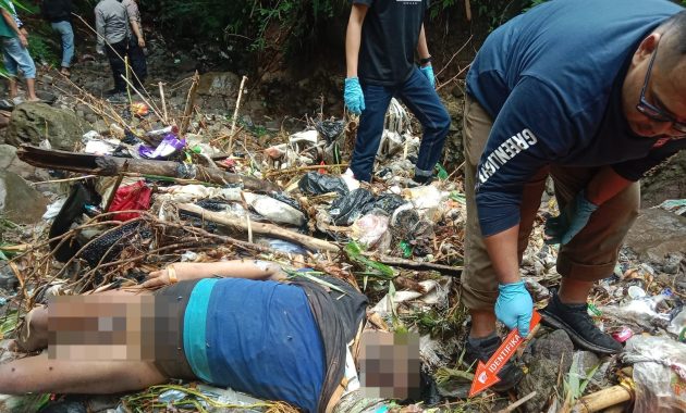Mayat Tanpa Identitas Ditemukan di Selokan Kering, Polsek Banyuresmi Lakukan Evakuasi dan Penyelidikan