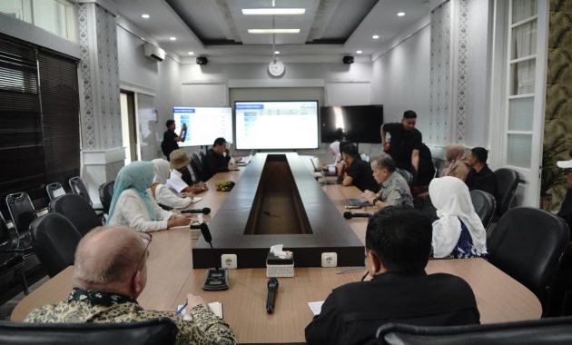 Pemkab Garut Jajaki Kerja Sama Global dengan IPB dan AIC untuk Kembangkan Industri Kulit