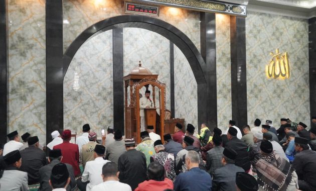 Safari Ramadan Cikajang, Bupati Syakur Ajak Warga Maksimalkan Ibadah di Pertengahan Ramadan