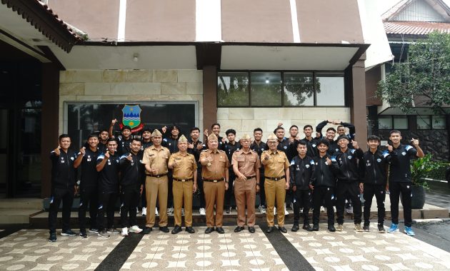 Persigar Bertolak ke Putaran Nasional Liga 4, Bupati Garut Lepas Langsung Kontingen