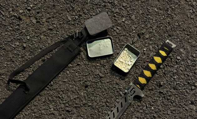 Delapan Remaja Diamankan Polisi, Bawa Samurai dan Diduga Obat Terlarang Saat Patroli Dini Hari