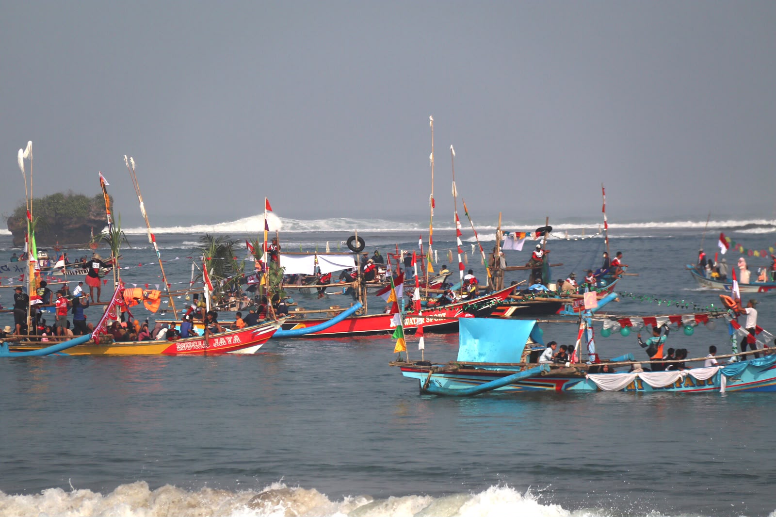 Tasyakur Nelayan Santolo 2026 Perkuat Tradisi Pesisir dan Dorong Potensi Wisata Bahari Garut