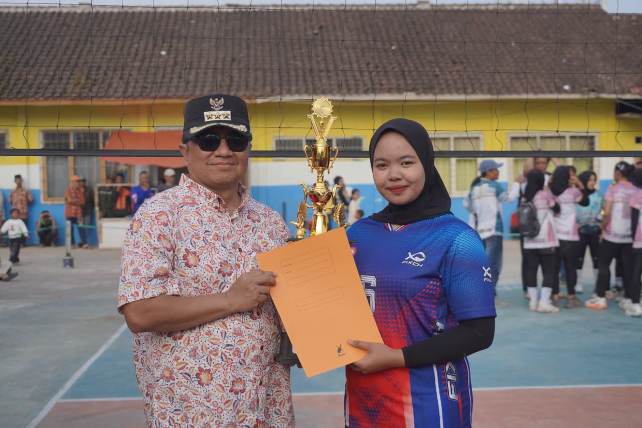 Tutup Liga Voli Antar-Desa, Bupati Garut Tekankan Sportivitas dan Kekompakan Warga