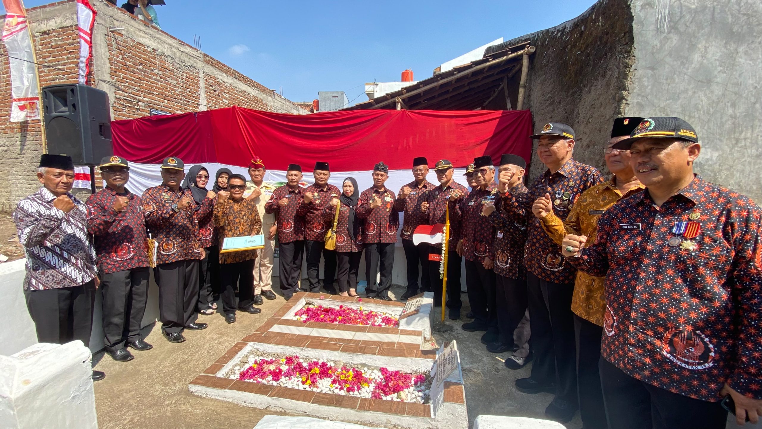 Bambu Runcing Merah Putih Jadi Simbol Penghormatan untuk Pejuang 45 Atam B
