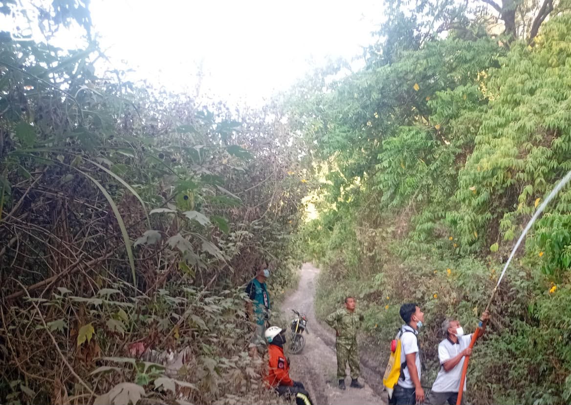 Enam Titik Lahan Terbakar di Rancabango, Tim Gabungan Fokus Cegah Api Mendekati Permukiman