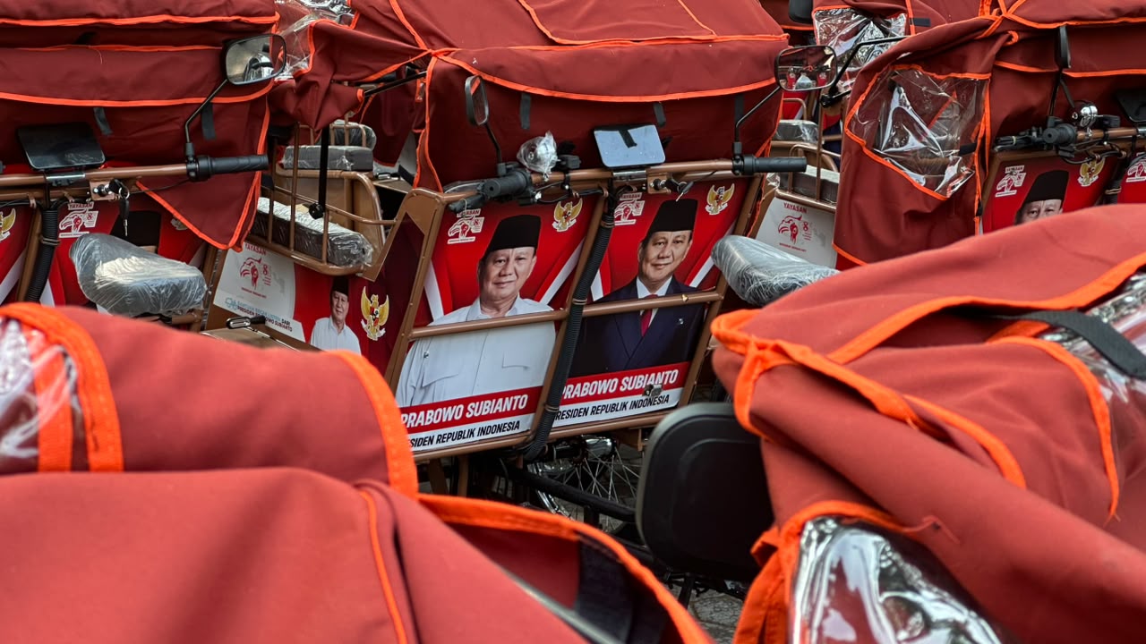 Becak Listrik Mulai Hadir di Garut, 260 Pengemudi Terima Bantuan Presiden