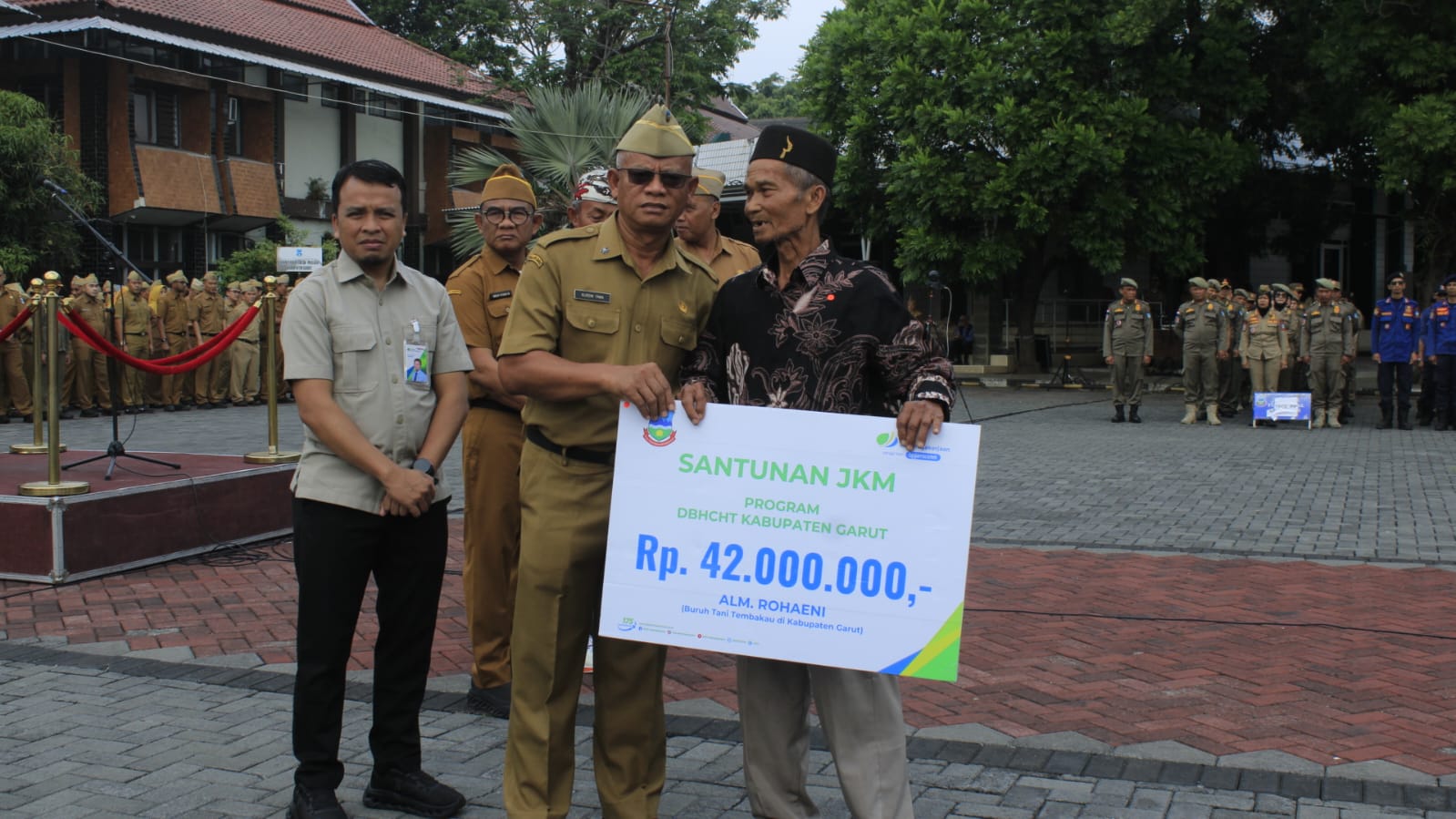 82 Ahli Waris di Garut Terima Santunan Kematian Rp2,659 Miliar