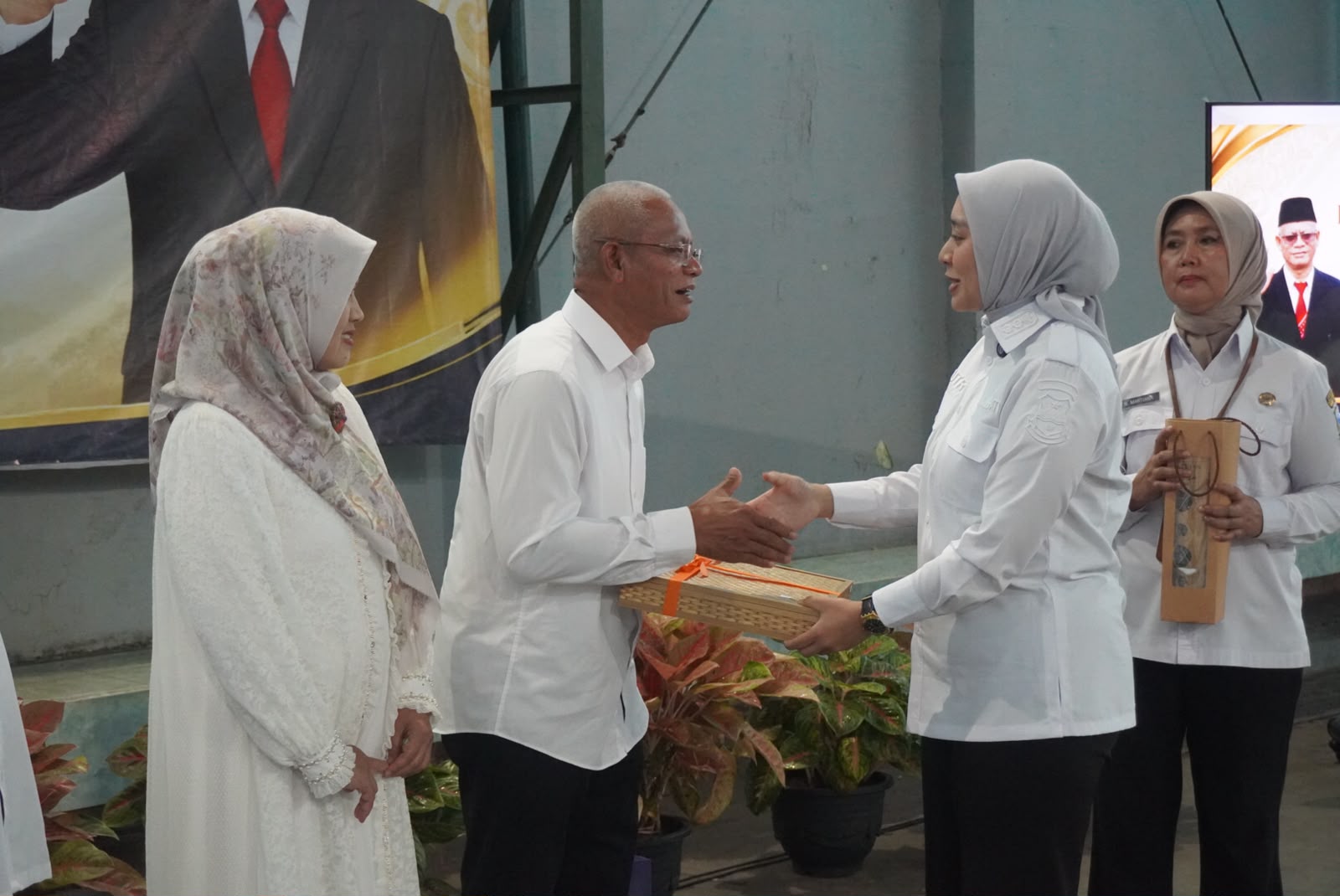 35 Tahun Mengabdi, Bupati Garut Kenang Dedikasi Sekda Nurdin Yana dan Kepala Bakesbangpol Nurrodhin