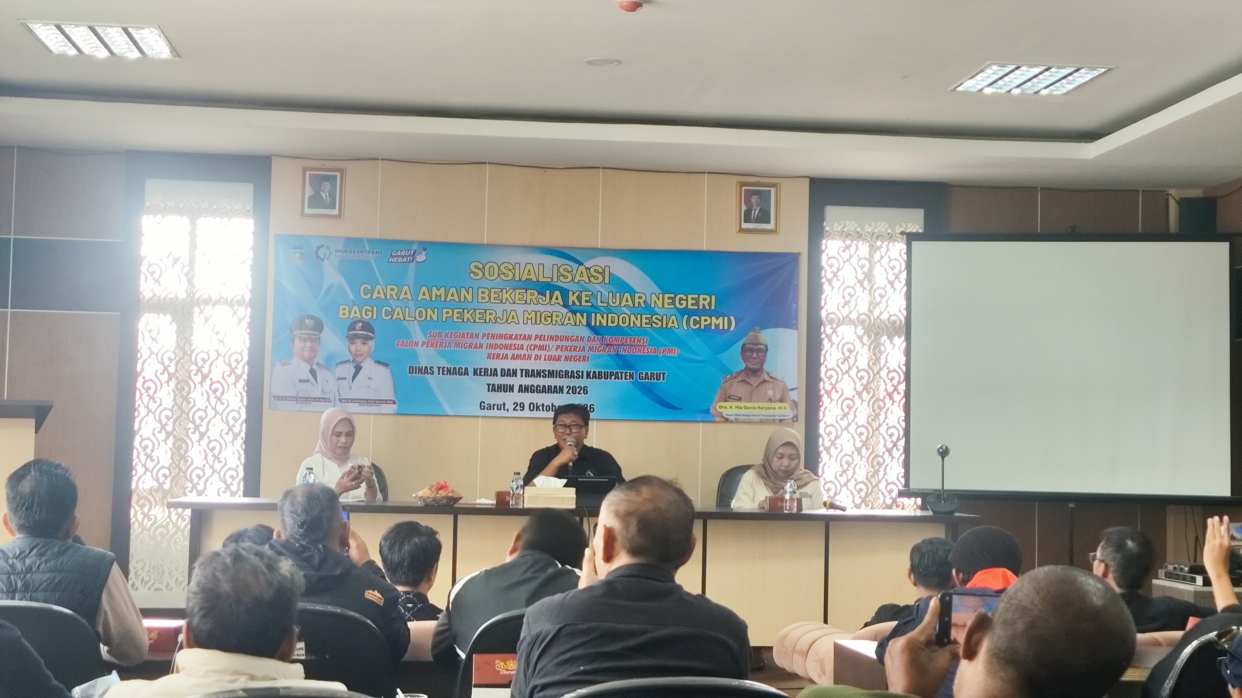Disnakertrans Garut Perkuat Edukasi Pekerja Migran, Warga Diminta Waspadai Keberangkatan Ilegal