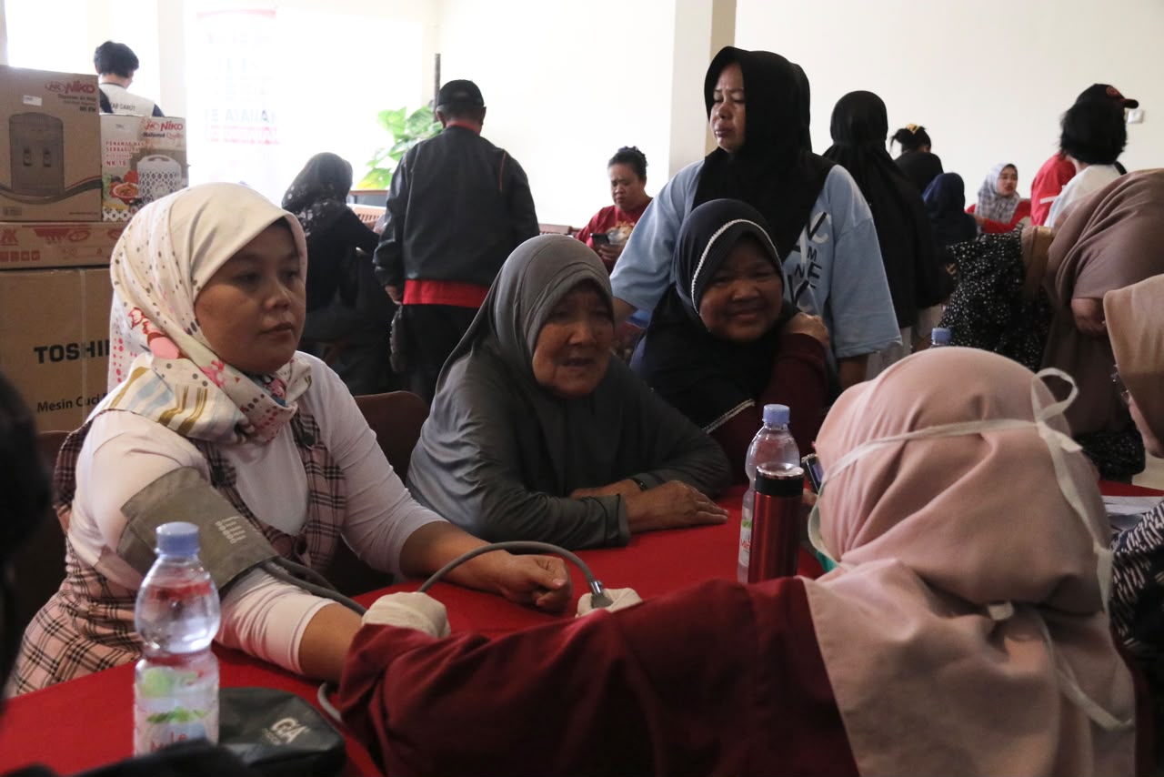 Reses Yudha Puja Turnawan Digelar Bersama Layanan Publik, Warga Bisa Urus Adminduk hingga Cek Kesehatan