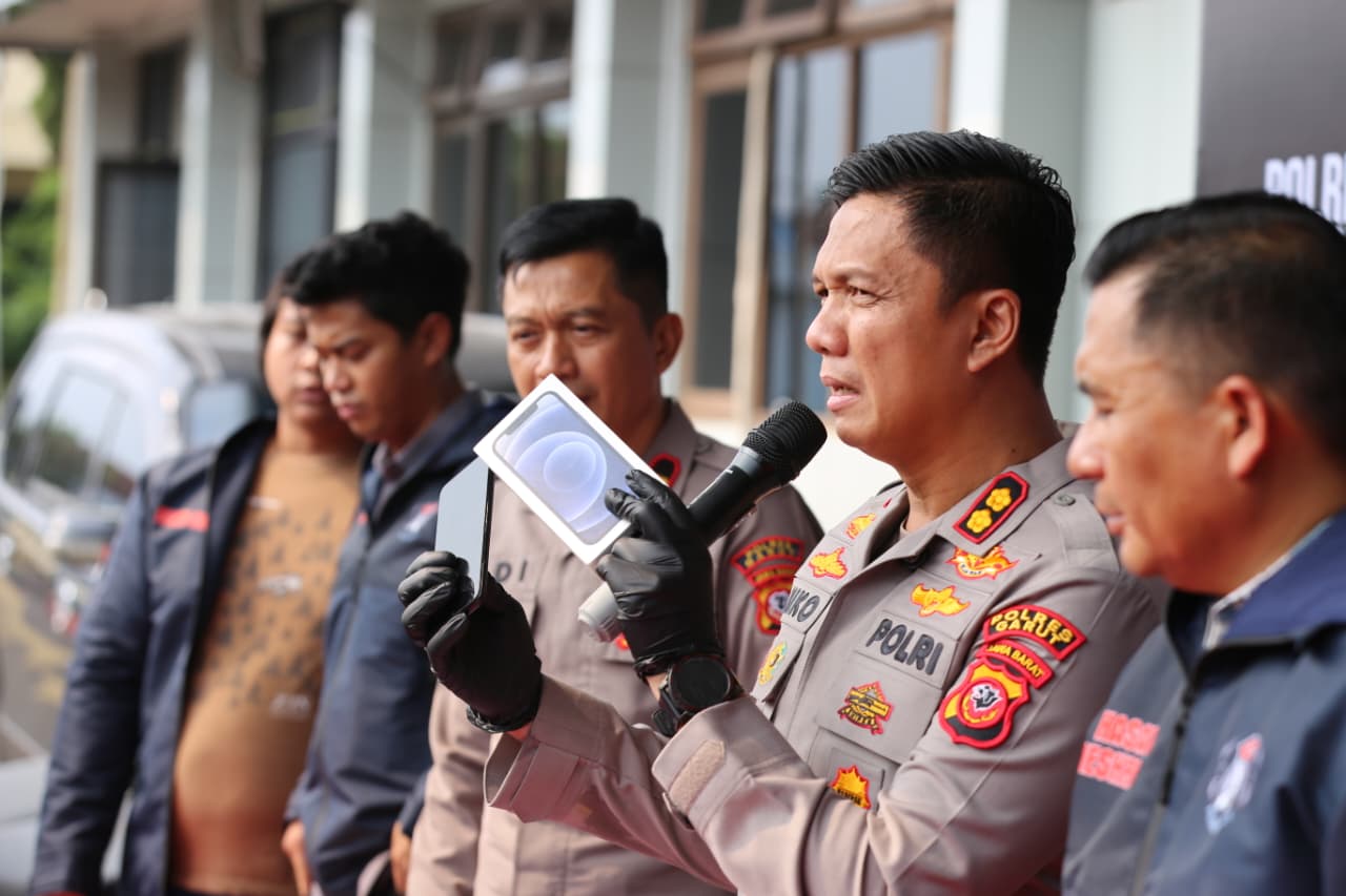 Ancam Korban dengan Golok demi Dua Ponsel, Residivis Begal di Garut Ditangkap Polisi